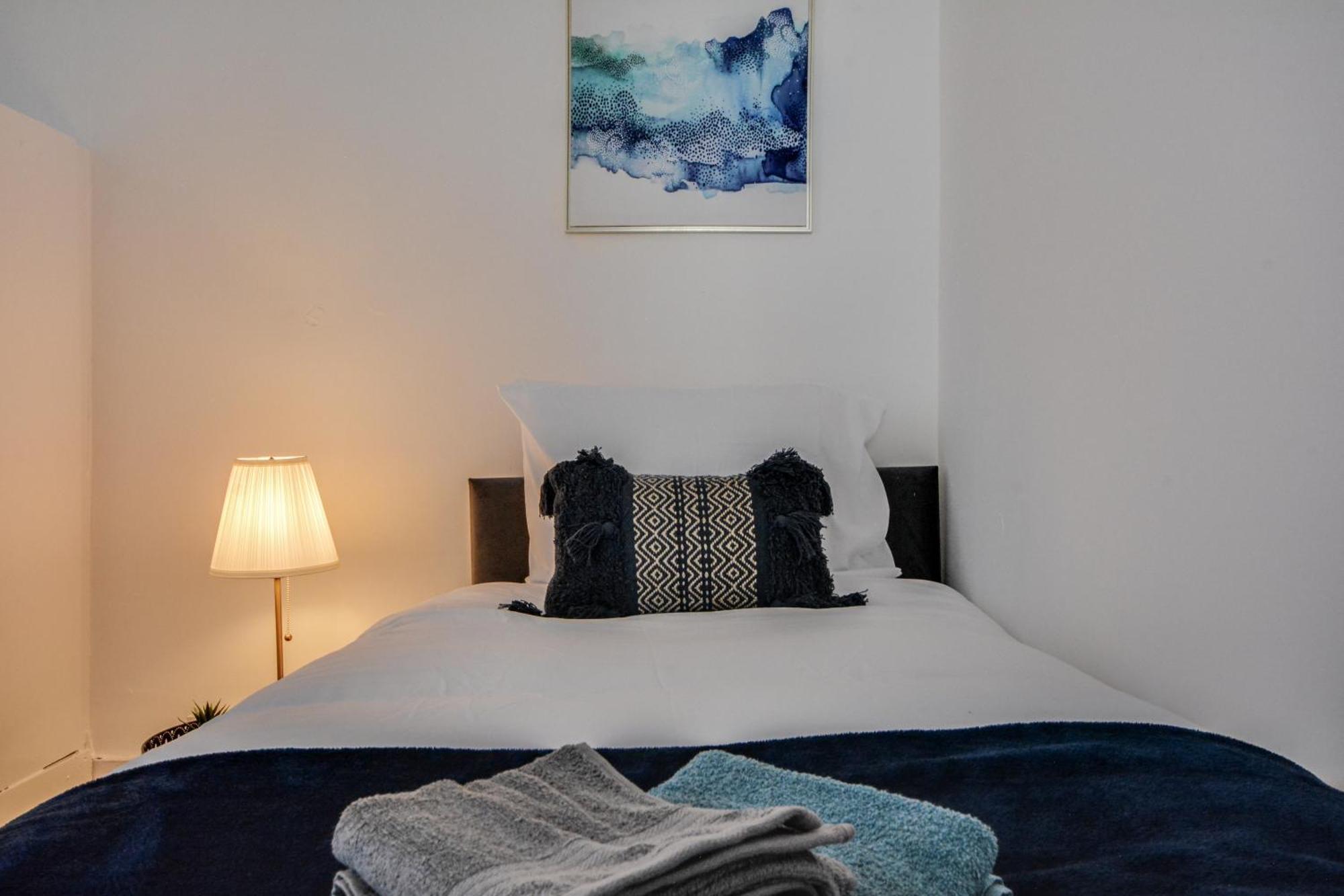 Holiday home With Alexandra 2 Free Parking - High Speed Free Wifi