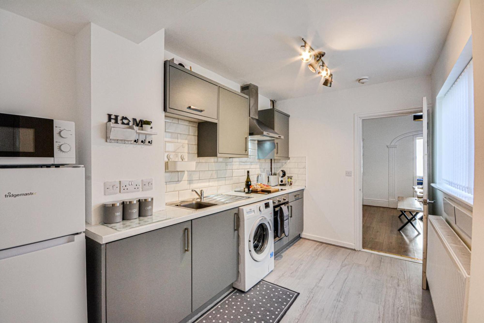 With Alexandra 2 Free Parking - High Speed Free Wifi Holiday home Liverpool